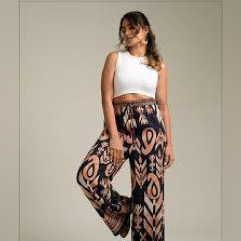 NWT SIZE 1X Stylish Geometric Wide-Leg Pants